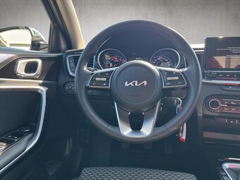 Kia XCeed 1,5 T-GDI M6 Gold - 11