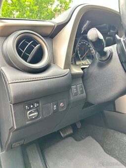 Toyota RAV4 2.2 l D-CAT Premium - 11