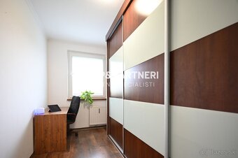 Priestranný 4-izbový byt v tichej lokalite plnej zelene - 11