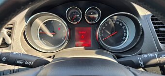 Opel Insignia 2,0 CDTI 118kW - 11