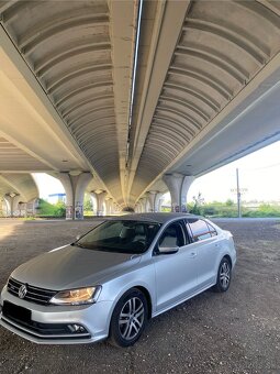VOLKSWAGEN JETTA HIGHLINE - 11
