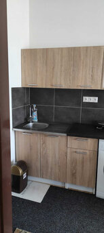 Prenájom garsónky na námestí v Poprade - 11