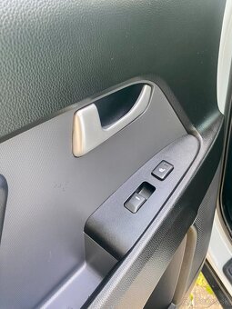 Kia Sportage 2.0 CRDI, 100 kW, automatic 4x4 - 11