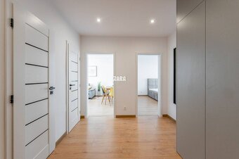 Tr.SNP - 2 izbový byt, loggia, 53 m2.Zariadený,KOMPLETNÁ REK - 11