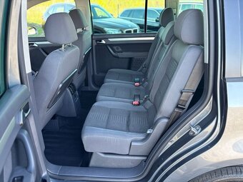 Volkswagen Touran 1.9 TDI DPF Highline 2007 262000km - 11