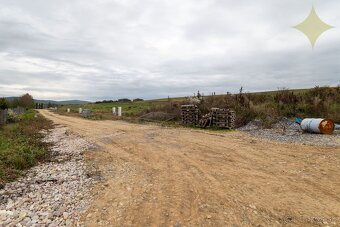 Exkluzívne na predaj nové stavebné pozemky s IS o veľkosti 8 - 11