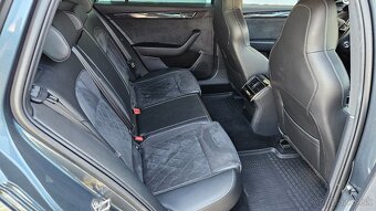 Škoda Superb Combi 2.0 TDI 4x4 Sportline - 11