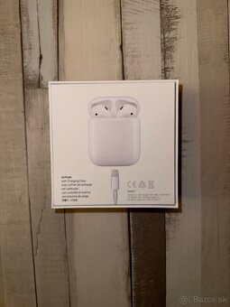 Apple AirPods (2019) - 11