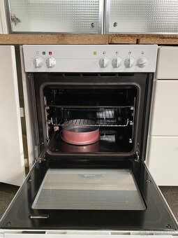 Moderná kuchynská linka so spotrebičmi - 11