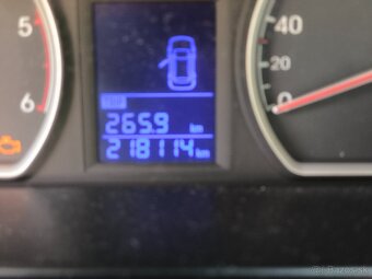 Predám Hyundai i30 combi - 11