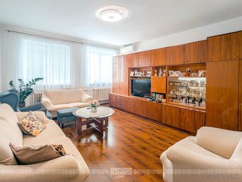 Polyfunkčná budova s bytmi pri hlavnej ceste v Ružindole - 11