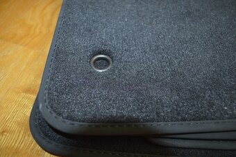 predam original koberceky na LR Discovery - 11