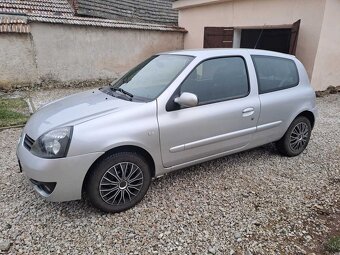 Renault Clio - 11