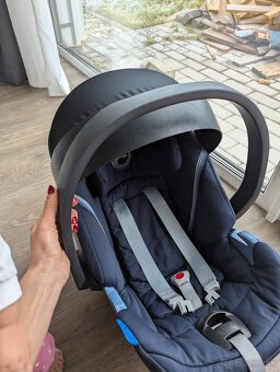 Cybex  Aton 5 Gold Navy Blue+ zakladna - 11