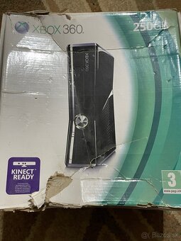 Xbox 360 + 2 ovládače + Kinect + hracia gitara - 11