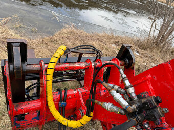 Teleskopický manipulátor Manitou MLT523 s dosahom 5 m - 11