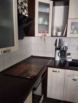 Kuchynská linka - 11