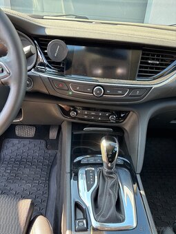 Insignia B 1.6 BENZIN 200k automat - 11