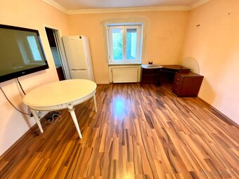 Predaj- 4 izbový dom s krásnou záhradou, Šurany - 11