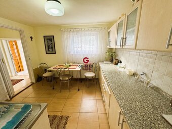 REZERVOVANE Exkluzívne na predaj 5-izbový rodinný dom v Naci - 11