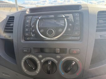 TOYOTA HILUX 2.5D 4X4 + UZÁVIERKA ZAD. DIFERENCIÁLU - 11