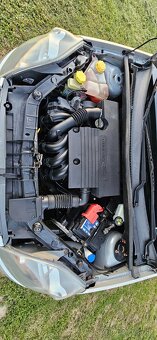 FORD FIESTA 1,4 - 11
