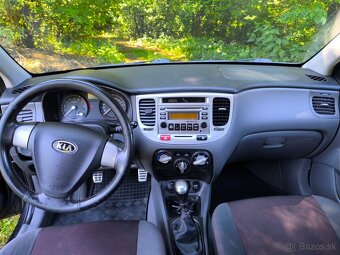 Kia Rio - 11
