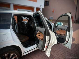 Firemné riaditeľské vozidlo Volvo XC90 2020 - 11