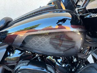 Harley Triglide - 11