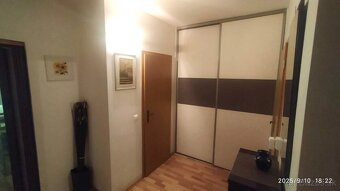 Prenajmem 2-izbový byt v centre Trenčína - 11