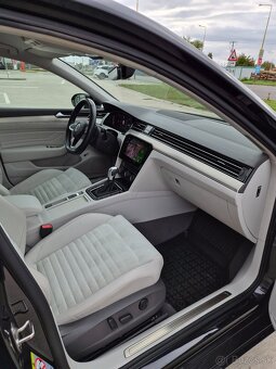Volkswagen Passat Variant 2.0 TDI EVO Elegance DSG - 11