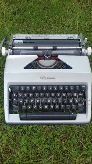 Písací stroj  , retro kancelárske potreby - 11