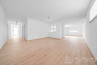 BOSEN | Moderný rodinný dom 147 m2 s veľkou záhradou, garáž, - 11