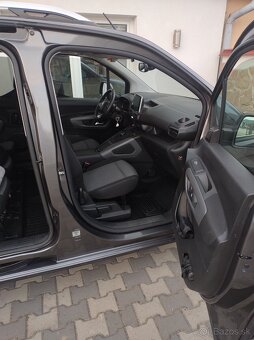 Toyota Pro Ace City Verso long - 11