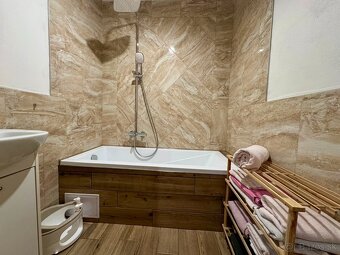 NA PREDAJ ŠTÝLOVÝ 3,5-IZBOVÝ BYT PO REKONŠTRUKCII, HANDLOVÁ - 11