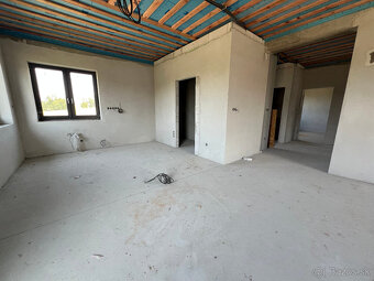 Na Predaj  Rodinný dom  4izbový - Veľký Lapáš - 11