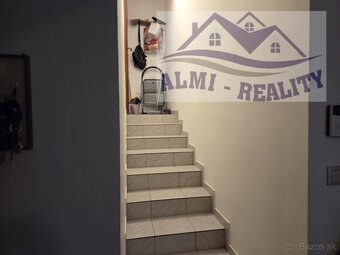 Rodinný dom s garážou - 11