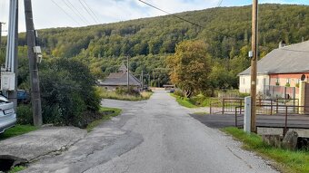 EXKLUZÍVNE na predaj stavebný pozemok, 303m2, Zlatá Idka - 11