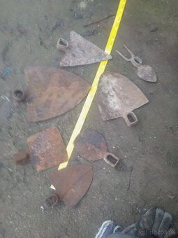 Sekera.motyka . nožnice .vahy - 11