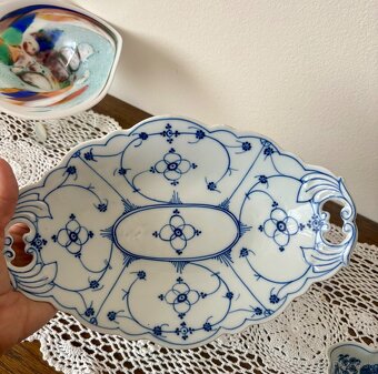 MODROBIELY PORCELÁN A SKLO DO ZBIERKY - 11