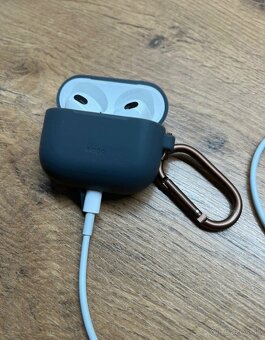 Apple AirPods (3. generácie) s Lightning nabíjacím puzdrom - 11
