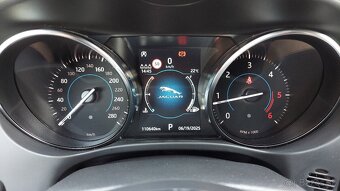 Jaguar F-Pace 2.0D I4 132kW AT8 AWD R-Sport - 11