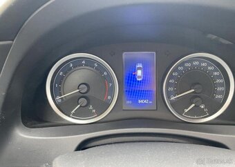 Toyota Corolla 1.6-AUTOMAT-KAMERA-NÍZKÉ KM - 11