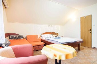 Veľký 7-izbový rodinný dvojgeneračný dom s garážou,... - 11