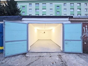 Veľmi pekná garáž s el. / TOP stav /Jakobyho / CENTRUM - 11