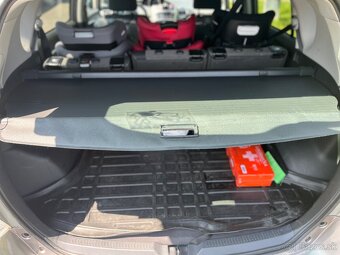 Toyota Verso 1.8 Valvematic - 11