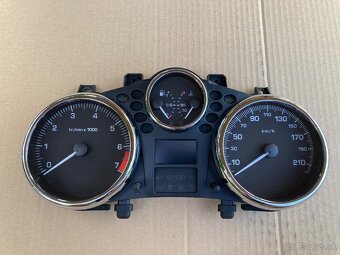 Budík/ prístrojový panel - 11