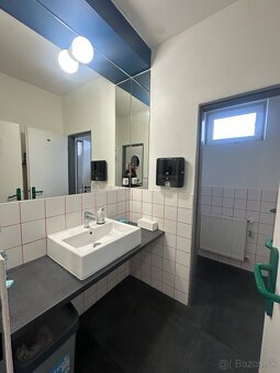Na prenájom kancelárske priestory 306m2 - Voľné ihned - 11
