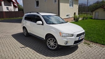 Mitsubishi Outlander 2.2 / diesel / 4x4 SUV / 7.miestne - 11