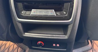 BMW X7 40d xdrive mild hybrid M paket 2021 top stav - 11